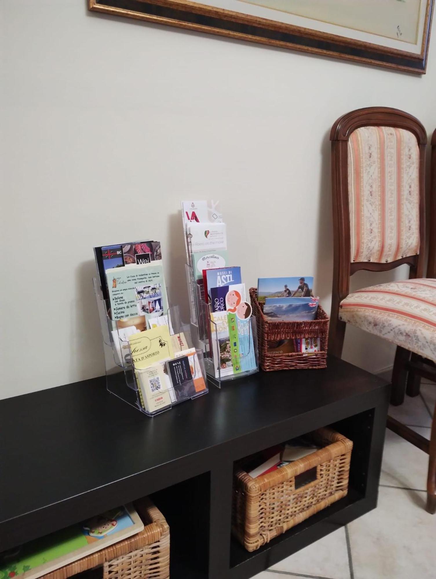La Casa Di Valentino - Grazioso Ed Ampio Bilocale Apartment Asti Bagian luar foto