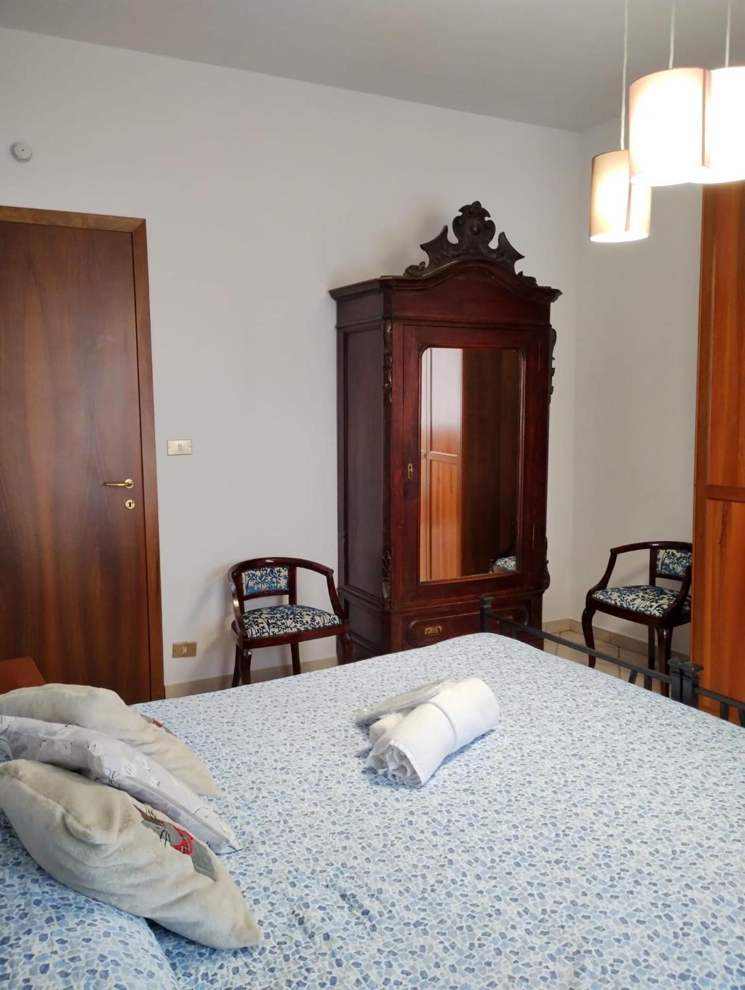 La Casa Di Valentino - Grazioso Ed Ampio Bilocale Apartment Asti Bagian luar foto